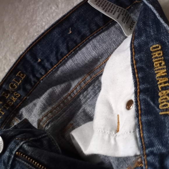 American Eagles Outfitters - Picture 8 of 16